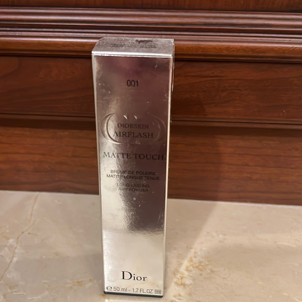 Dior Airflash 001 beige universal Matte Touch